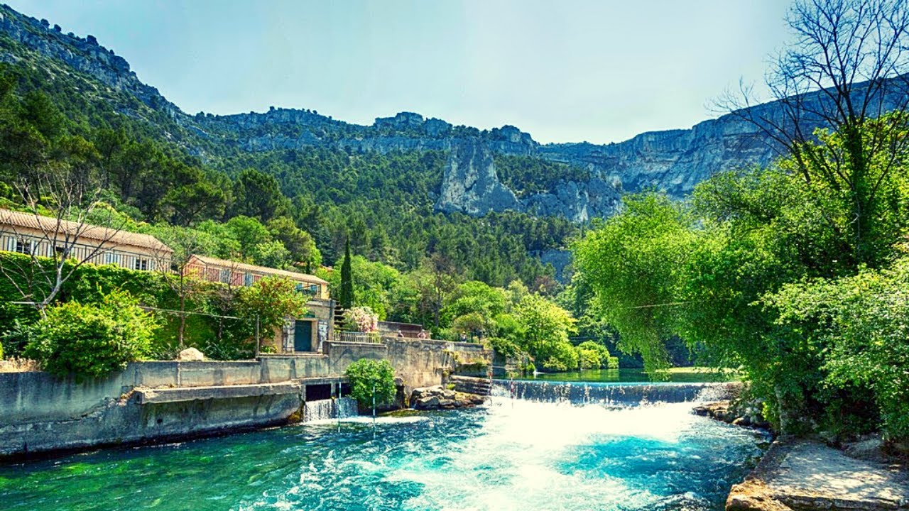 Fontaine de Vaucluse - Un merveilleux village explorant les plus beaux villages de France 2023
