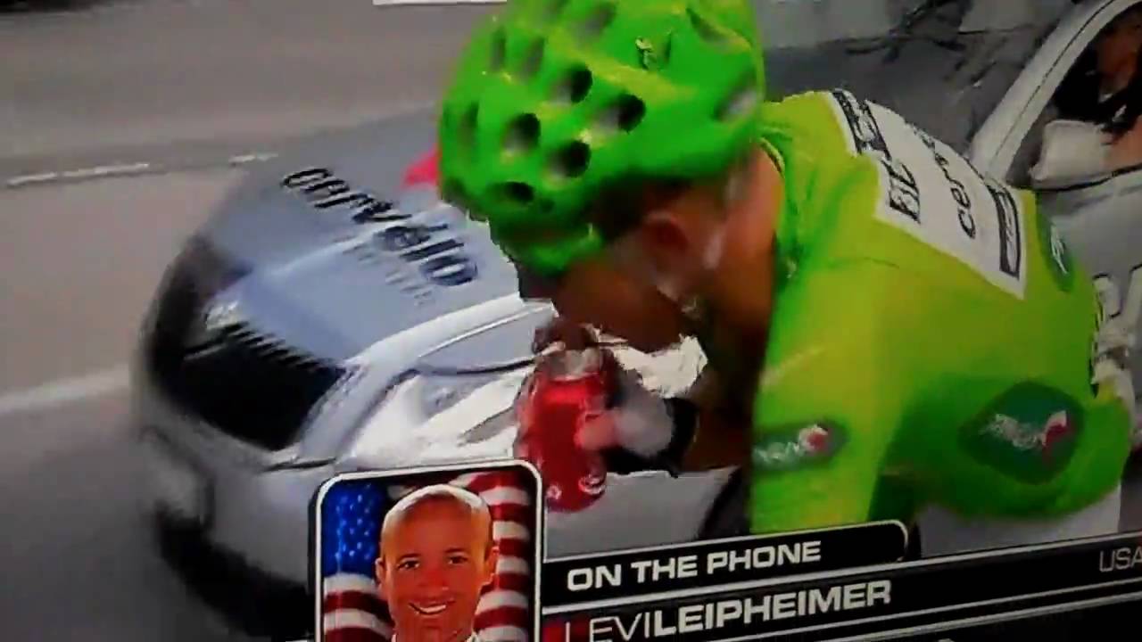 Thor Hushovd in green but can't open can of coke
