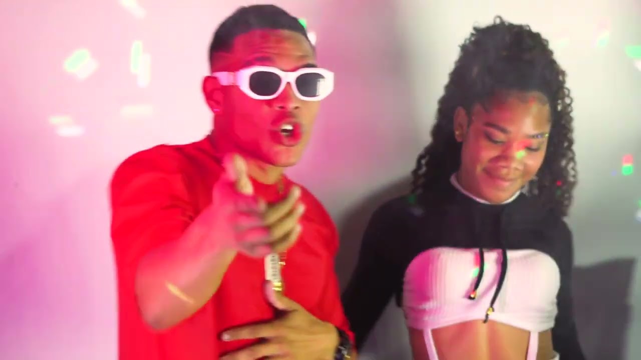 Aaron Calle x sanzio - En la pared (Official Music Video)