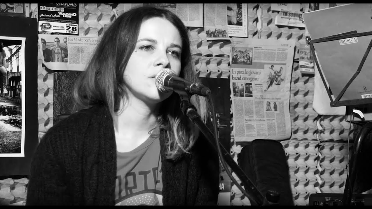 Lume - The World Spins (Live at Fox Studio)