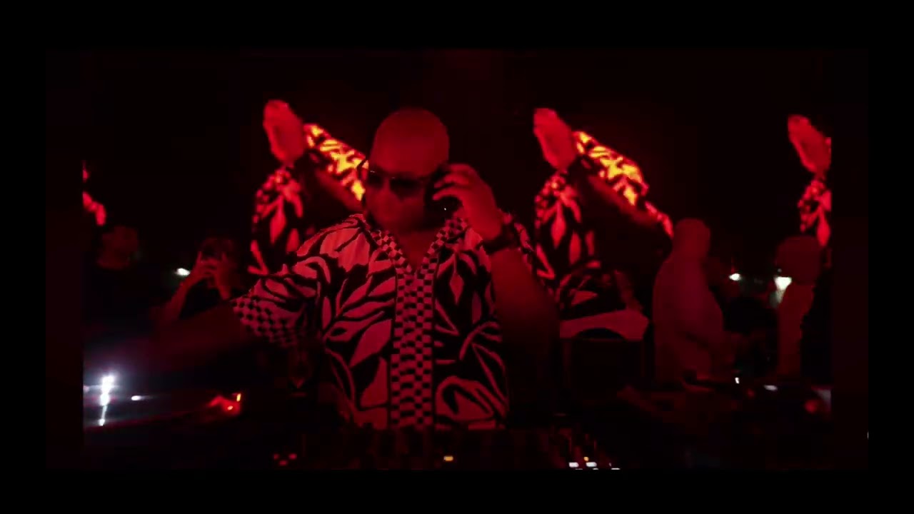 Carl Cox PLAYING Manuel Alicante & Horatio - DO IT [IBIZAHOLIC RECORDS] at UNVRS Ibiza