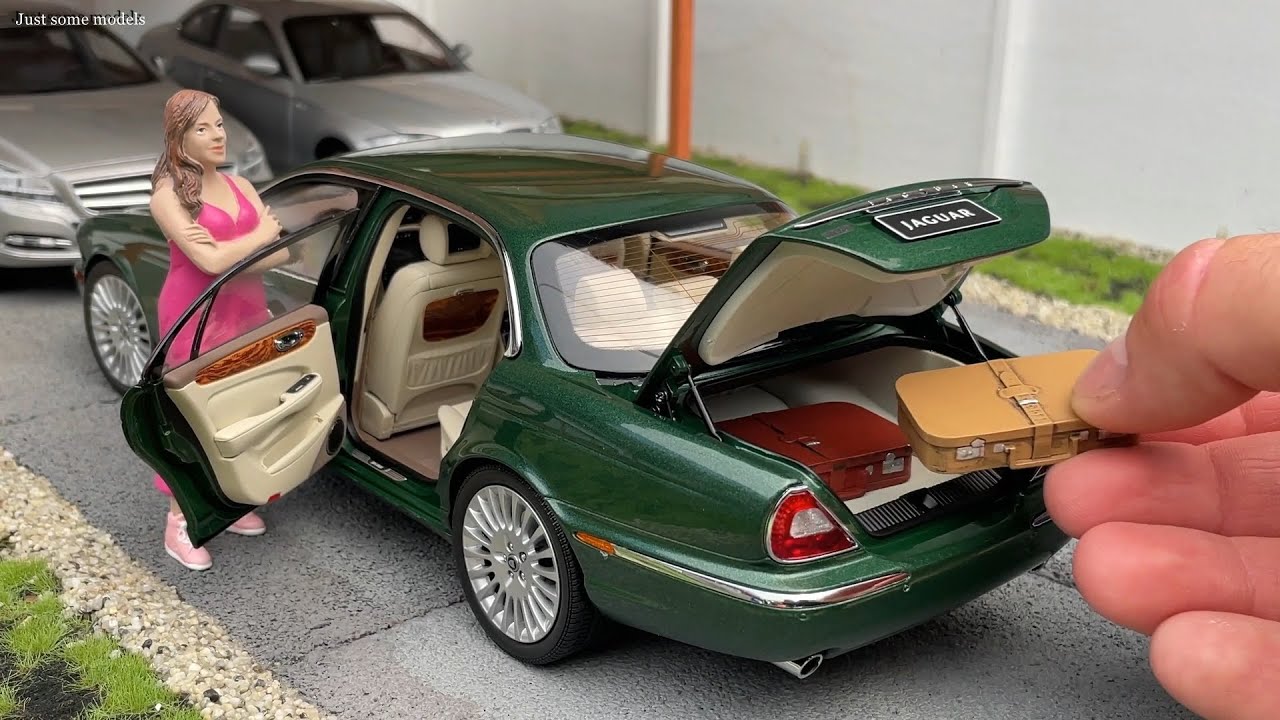 1:18 Jaguar XJ6 (X350) 2006, Racing green - Almost Real [Unboxing]