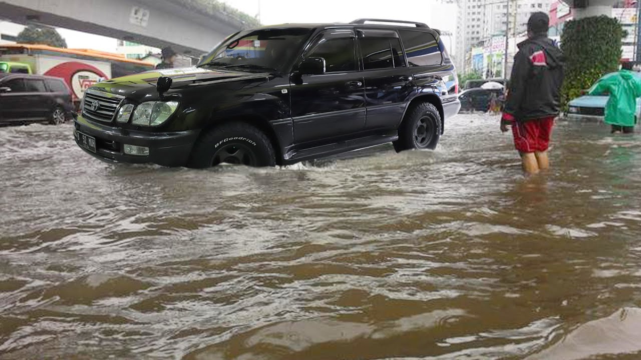 GANTI VELG MOBIL BUAT BANJIR JAKARTA