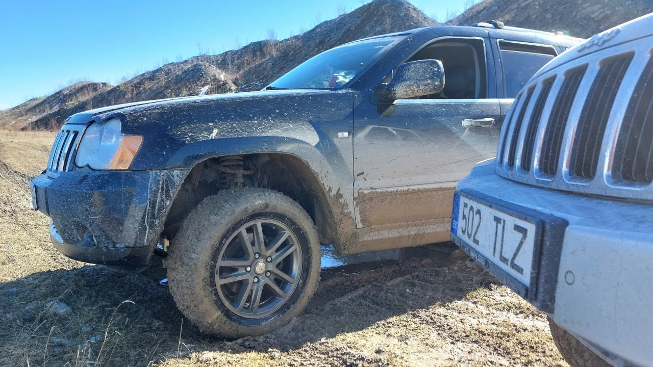 Jeep GC WK off the road