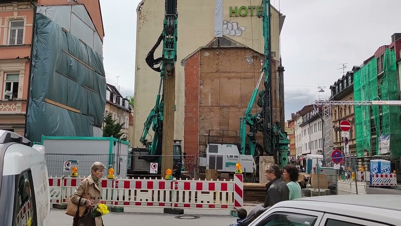 Spundwand einschlagen - Sheed piling hammering in