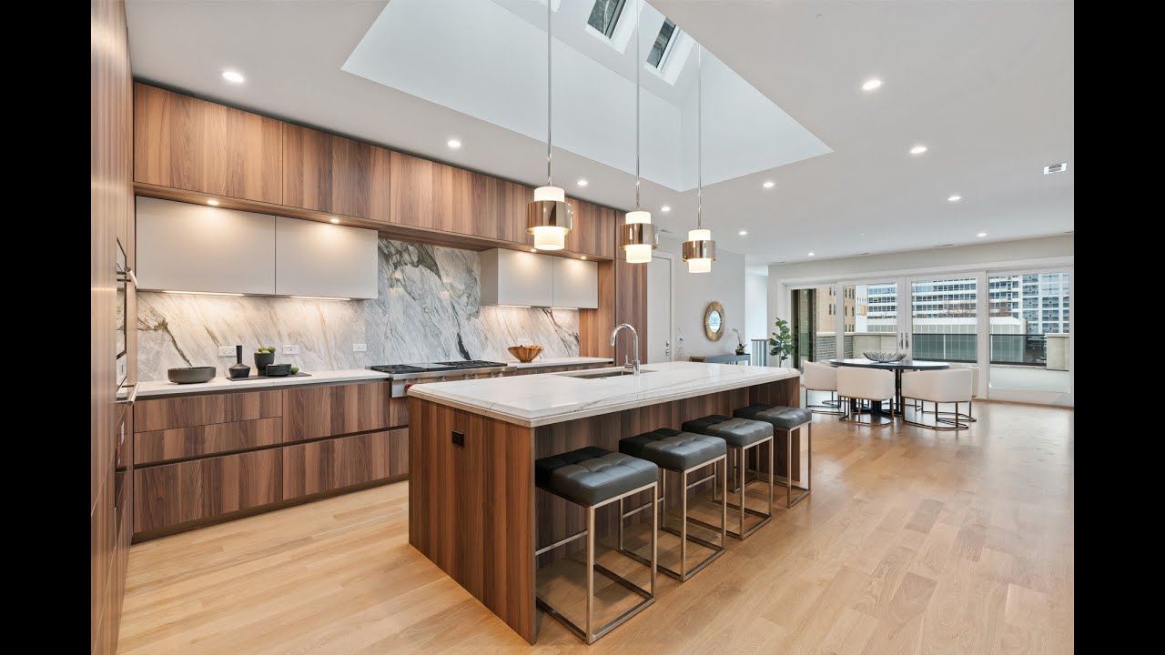 West Loop Collection | Chicago, IL 60607