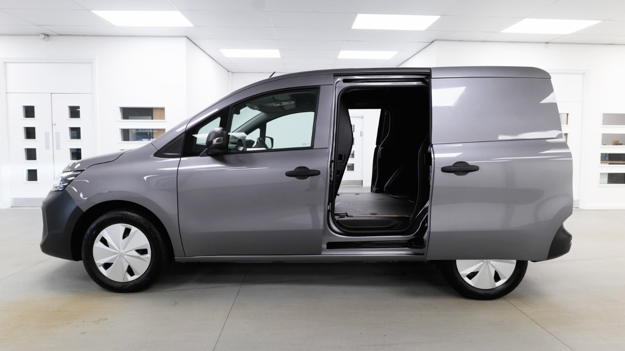 Nissan Townstar Acenta Edition 90 KW 45KWH L1 Automatic 6 Door in Urban Grey - DL24 OMM - VanStar