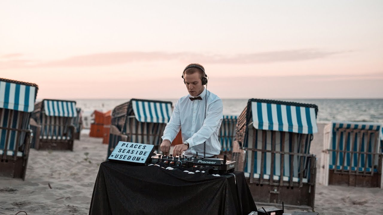 Places #8 - Seaside with saxophonist