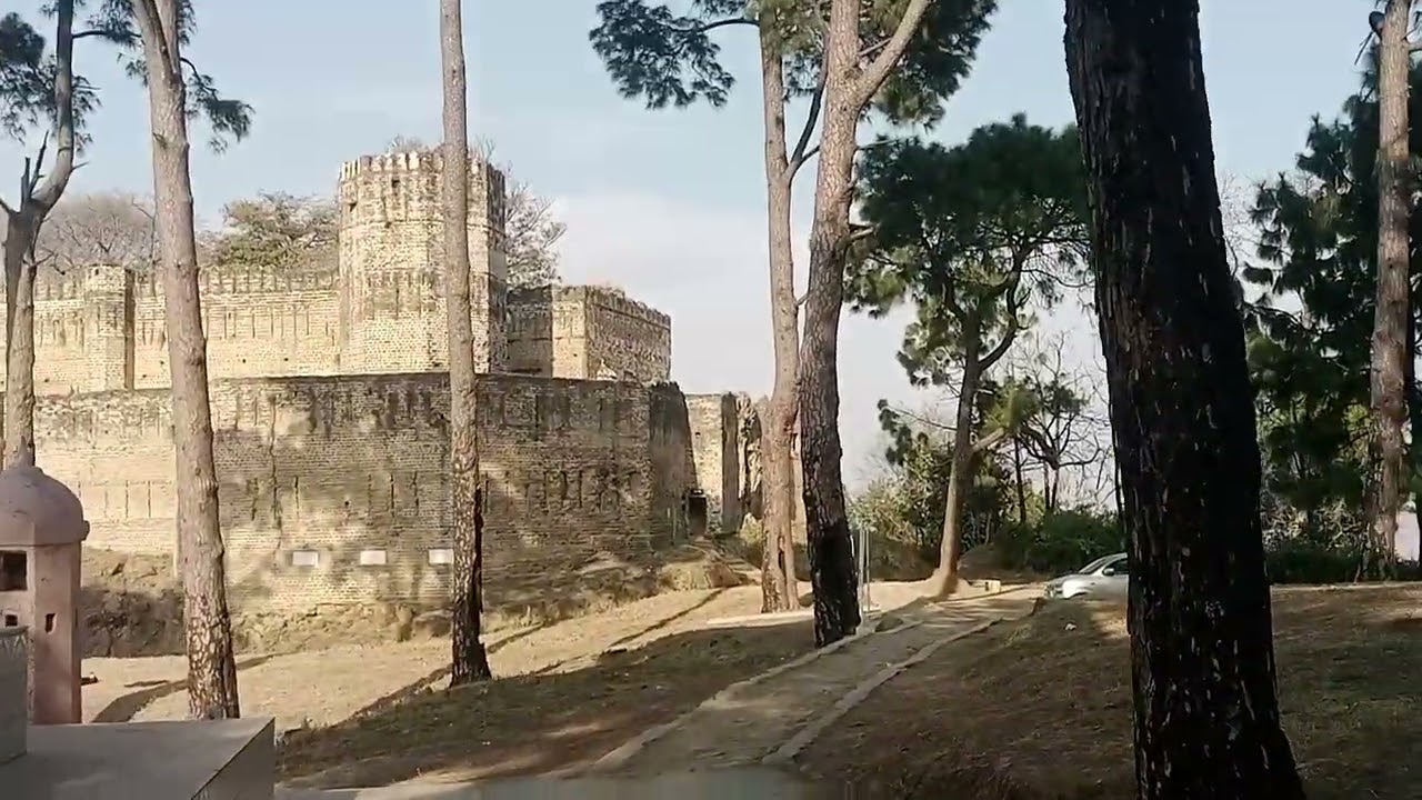 پنجاب پاکستان ومقامی آبادیوں کیلئے پرکشش باغسر قلعہ،جھیل سماہنی کا سحر انگیز مقام