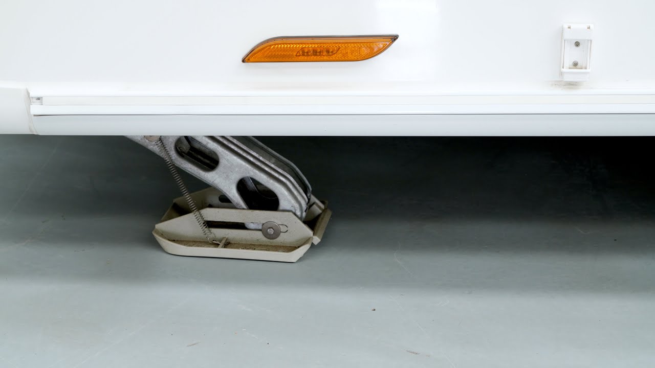 How to use Auto Level your Inos Touring Caravan using the E&P Auto Levelling system