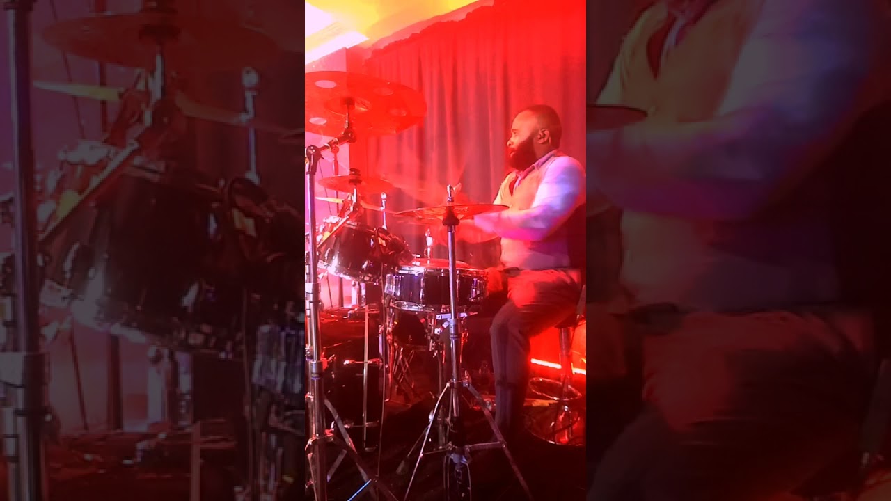 Electrifying praise medley