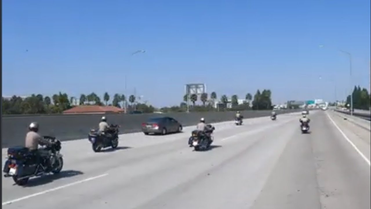 Cincinnati Bengal's Bus Gets Police Escort To Levi's Stadium