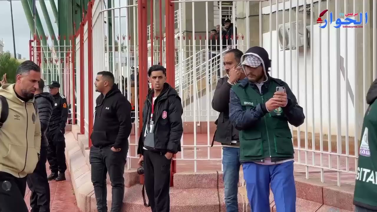 وصول فريقي النادي المكناسي و الرجاء الرياضي للملعب الشرفي