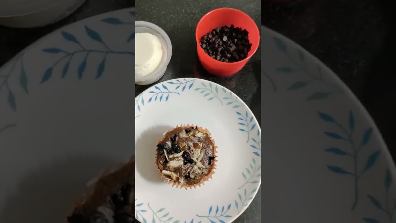 EGGLESS CHOCOLATE CUPCAKE RECIPE IN BLACK SERIES (Tupperware)/Easiest  cupcake in 15min#shorts