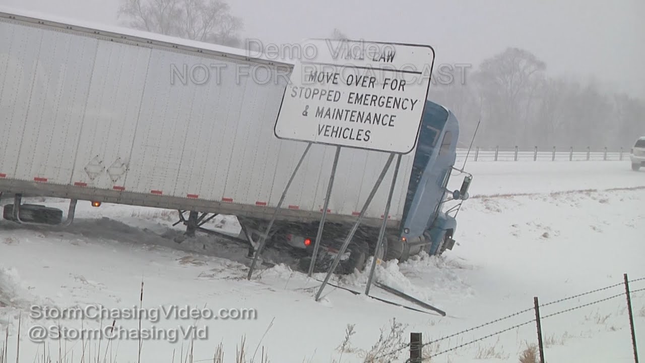Southern Minnesota Blizzard on Interstate 35 - 2/2/2016