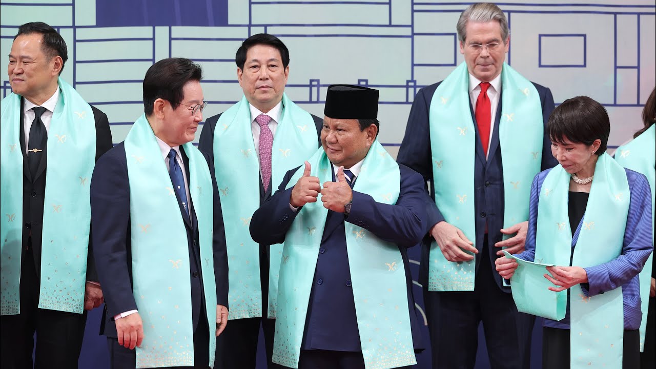 Presiden Prabowo Hadiri KTT APEC 2025 Retret Sesi Kedua, Gyeongju, 1 November 2025