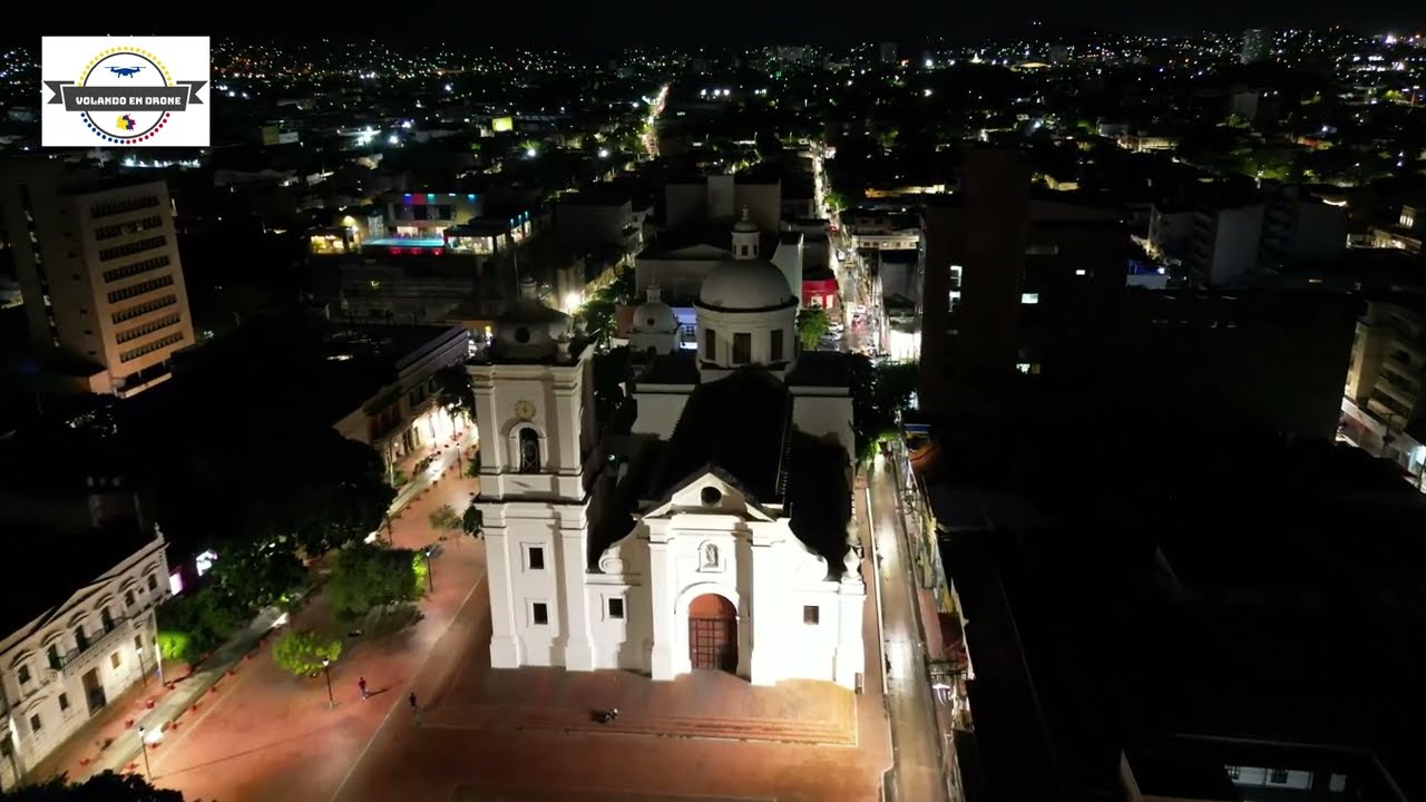 VOLANDO EN DRONE 4K - SANTA MARTA VUELO NOCTURNO
