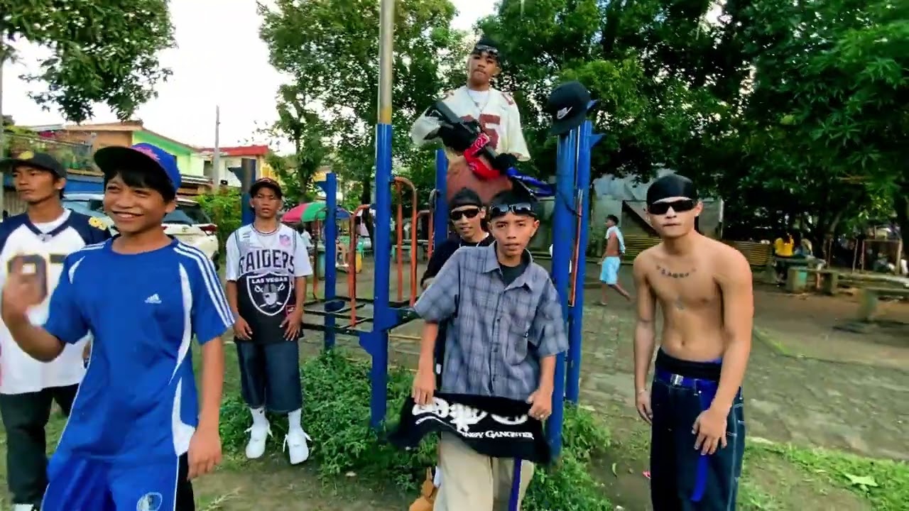 CALAUANO LOCOS - (Official Music Video)