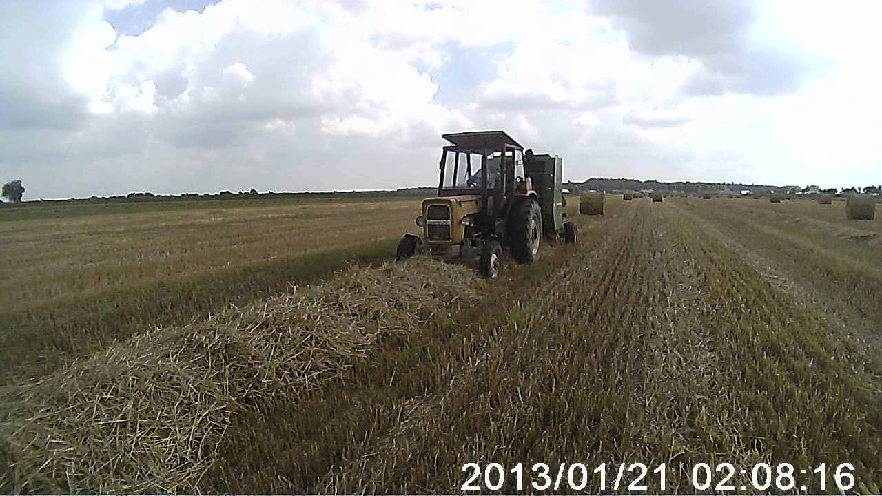Prasowanie słomy 2014 (Ciągnik ursus c-360 + prasa zwijająca john deere 540)
