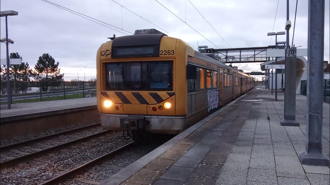 Transporte de bens para a comunidade isolada da freguesia de Valada e arredores por causa das cheias