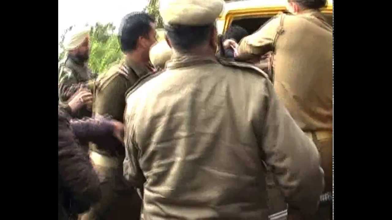 Saffron activists detain for disrupting V Day celebration