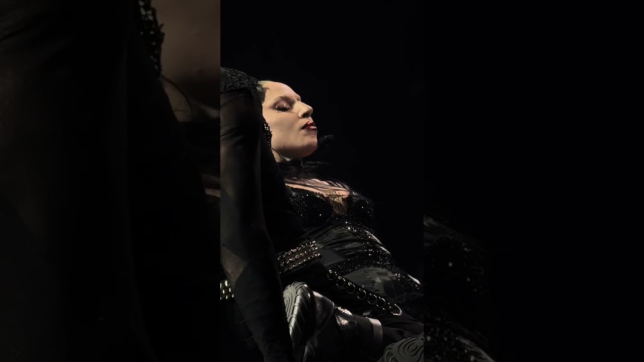 Lady Gaga - Garden of Eden & Pokerface Live 