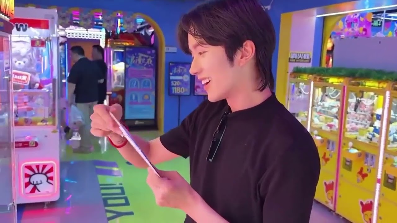 Huang Xing and Qiu DingJie arcade vlog