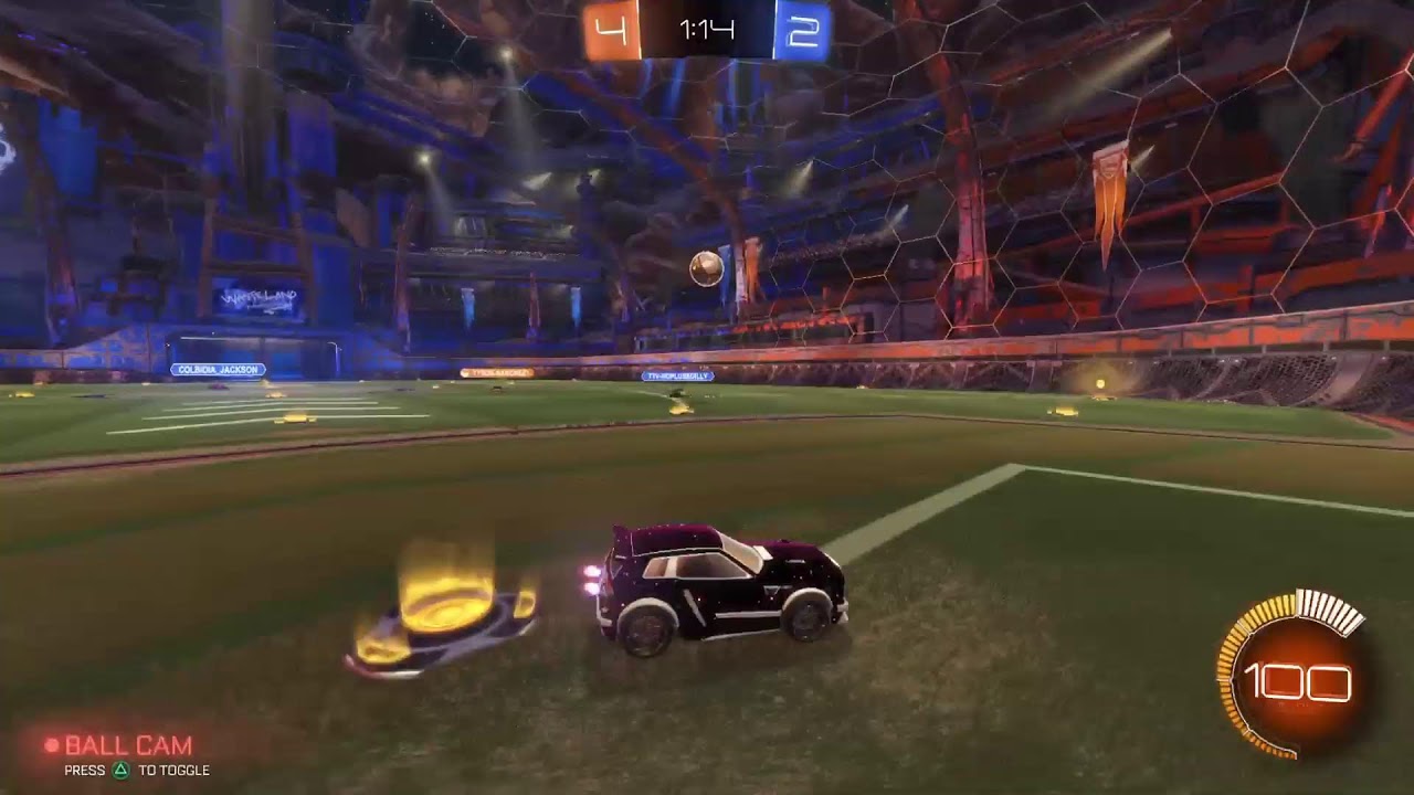 PLAYING a ROCKET LEAGUE tounament