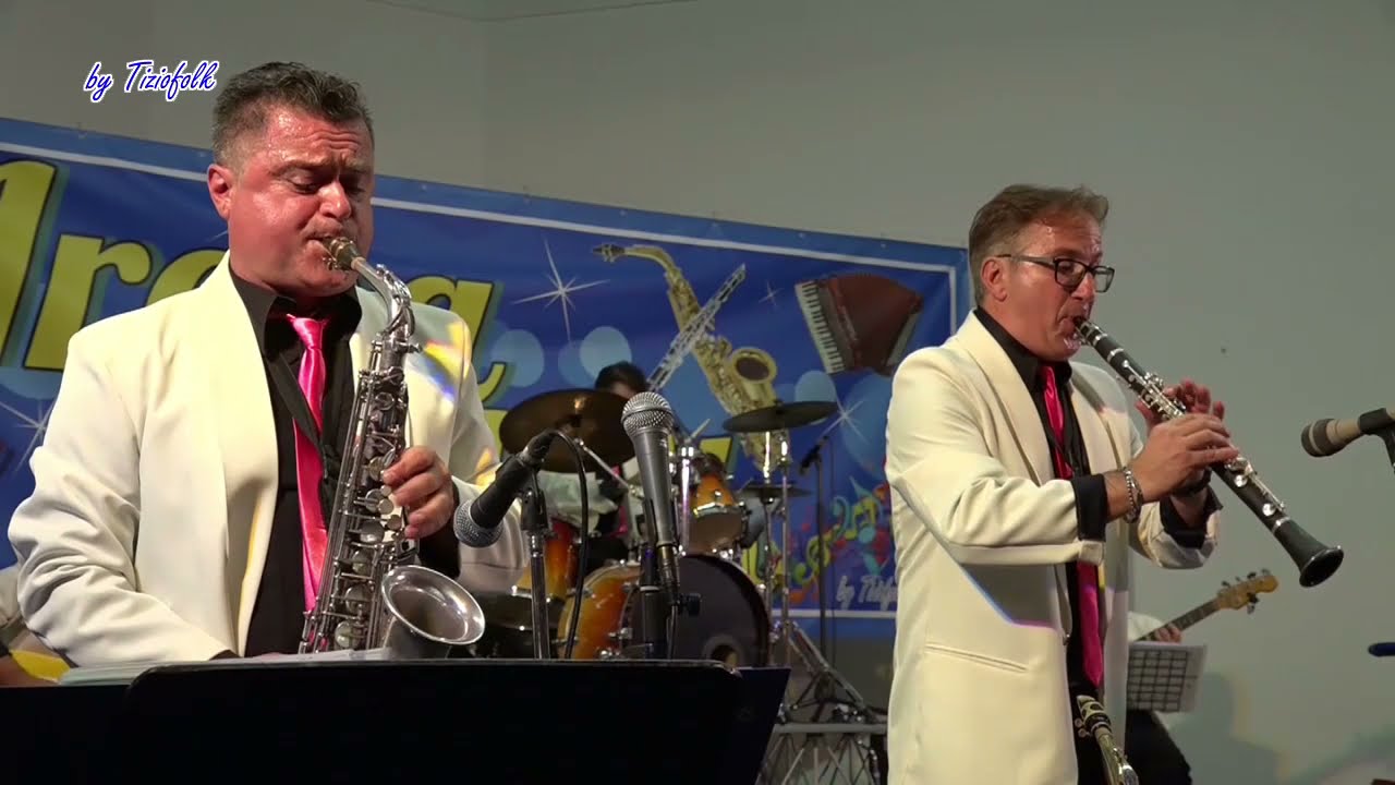 ESTASI valzer di Casadei eseguito dalla grande orchestra AMARCORD all'ARENA DEL FOLK di San Marino