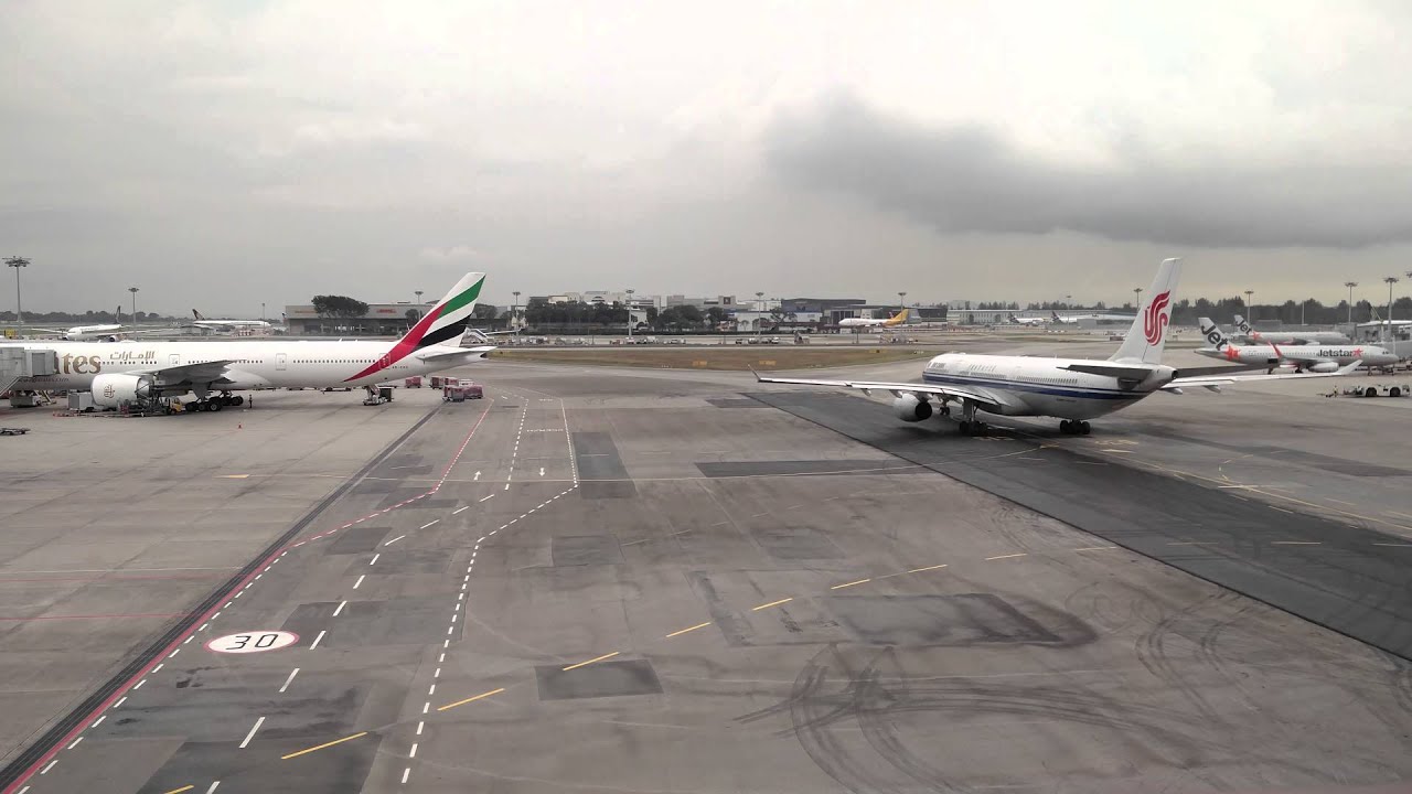 4K Singapore Changi Airport Emirates 777 with ATC