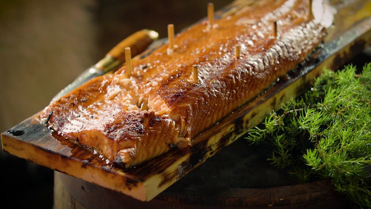 Hätälä – Flamed Salmon