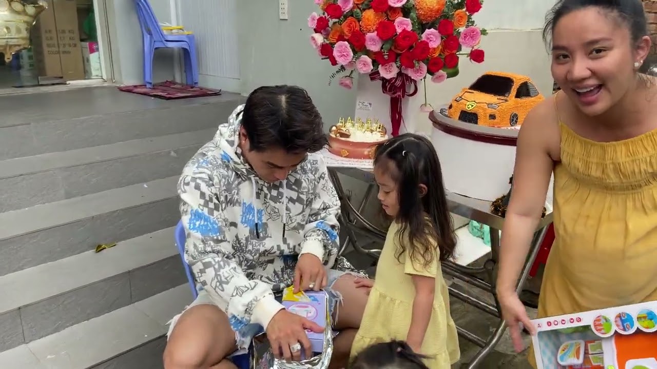Lê Dương Bảo Lâm bật ngửa với SIÊU XE, ĐỒNG HỒ HIỆU vợ tặng bất ngờ chúc mừng sinh nhật