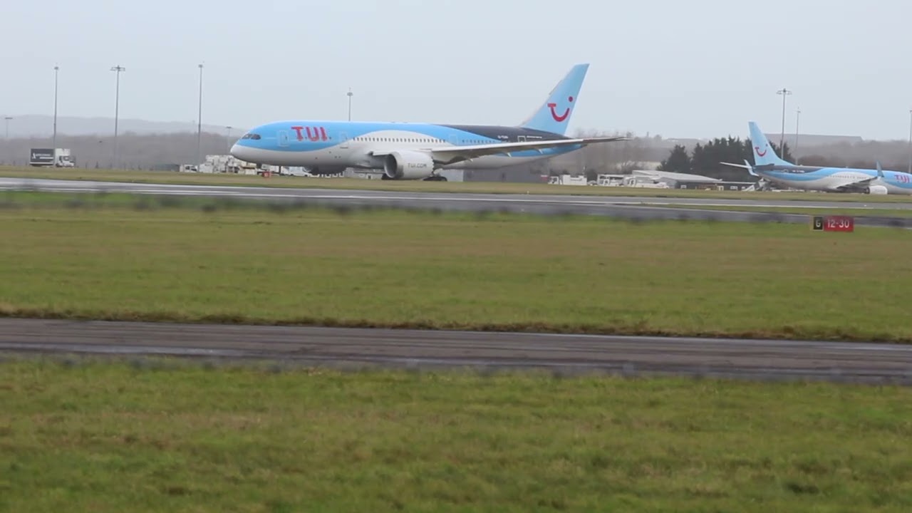 TUI 787 FULL departure from Cardiff airport 30/01