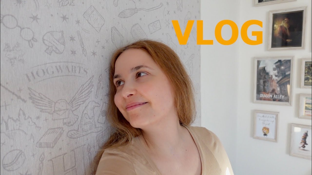 Water activated Eyeliner | Ryan Reynolds | Best present ever | vlog | Julie von Moette