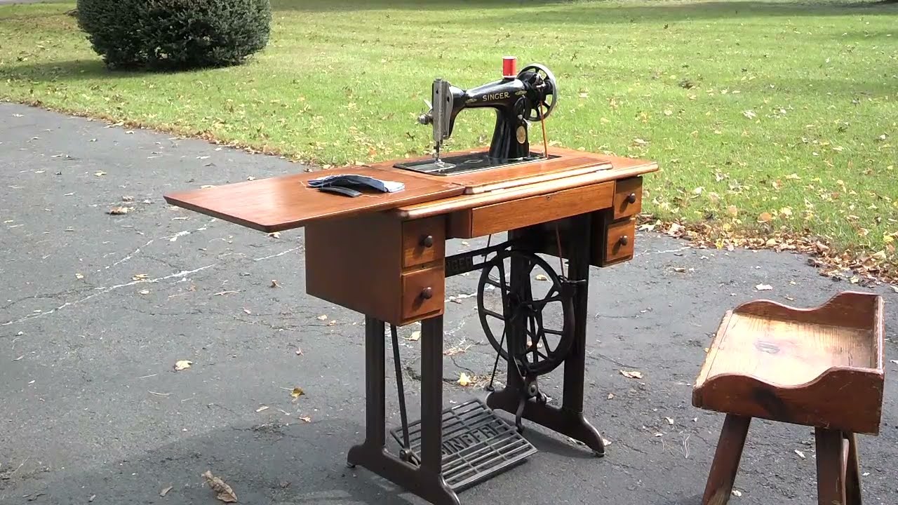 Refurbished Antique 1936 Singer 15-88 Treadle Sewing Machine with Cabinet AE355125