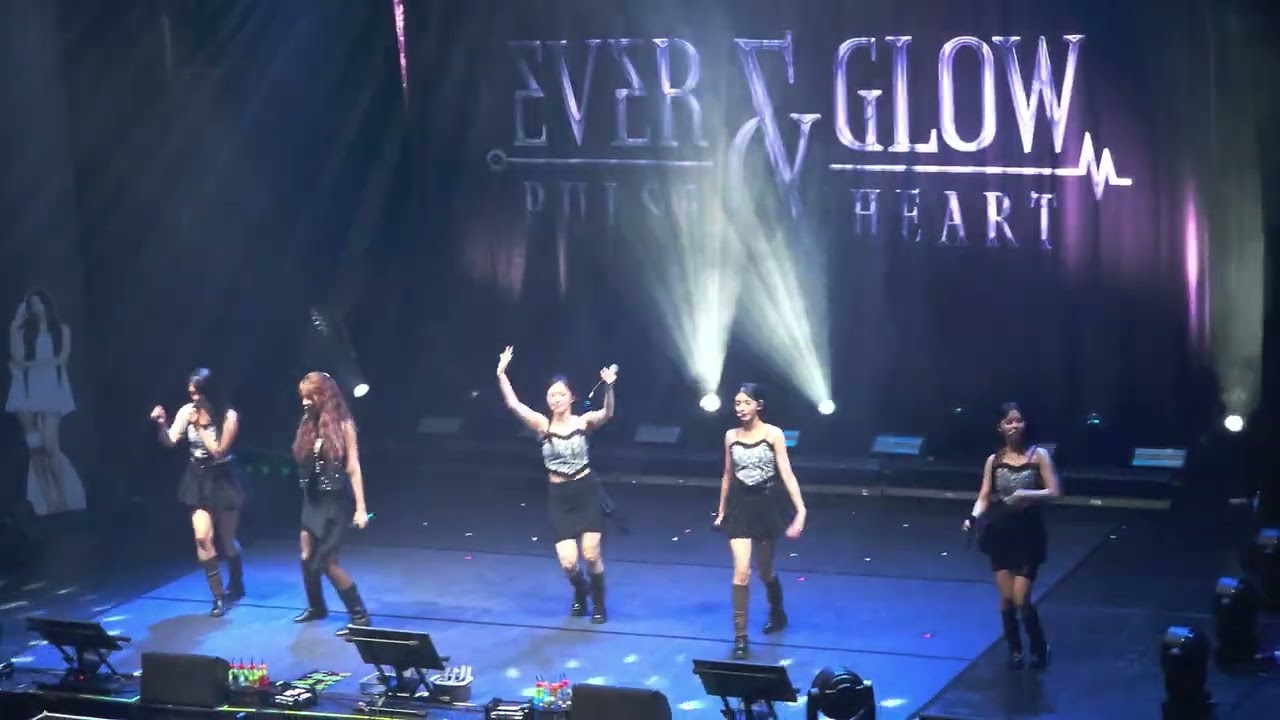 241015 BORN THIS WAY - LADY GAGA COVER (EVERGLOW IN SANTIAGO, CHILE)