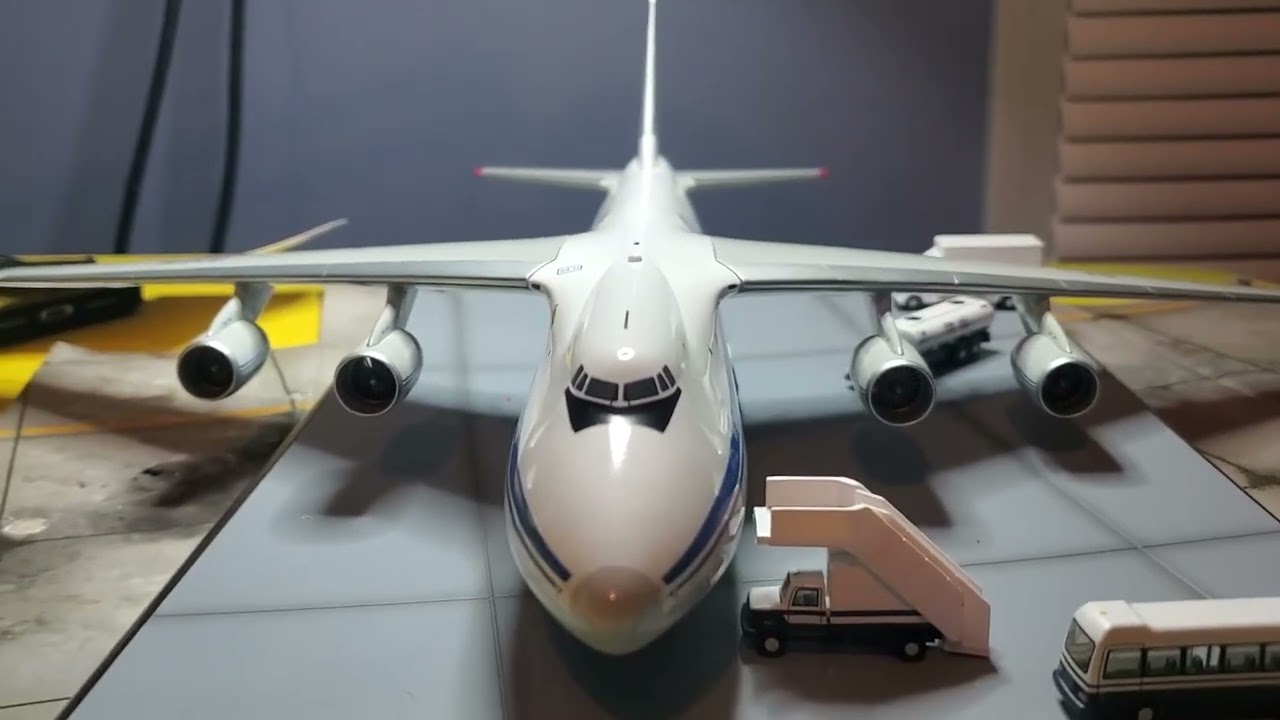 1 200 scale Antonov 124-100 224 FLYING UNIT