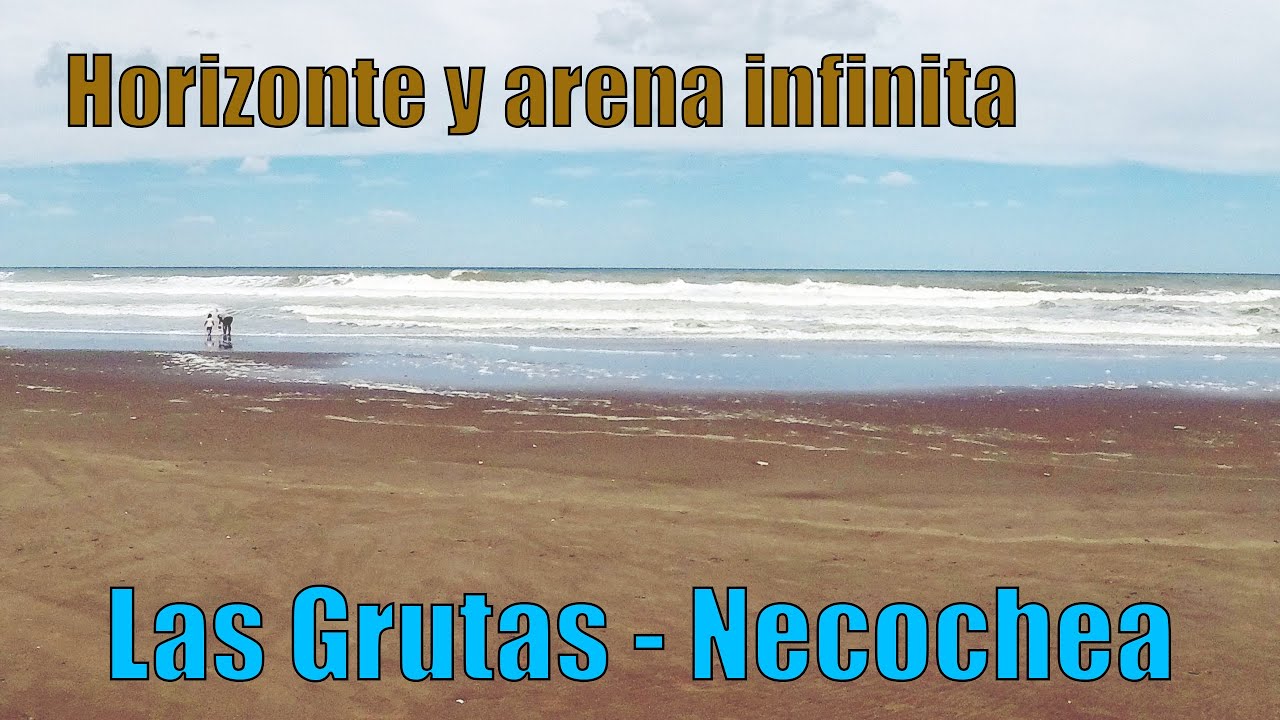 Balneario Las Grutas, cerquita de Necochea. Otra playa para los amantes de la soledad y el sosiego.