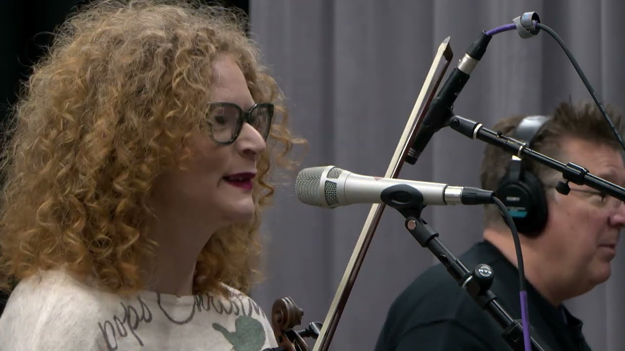 Becky Buller - Last Christmas