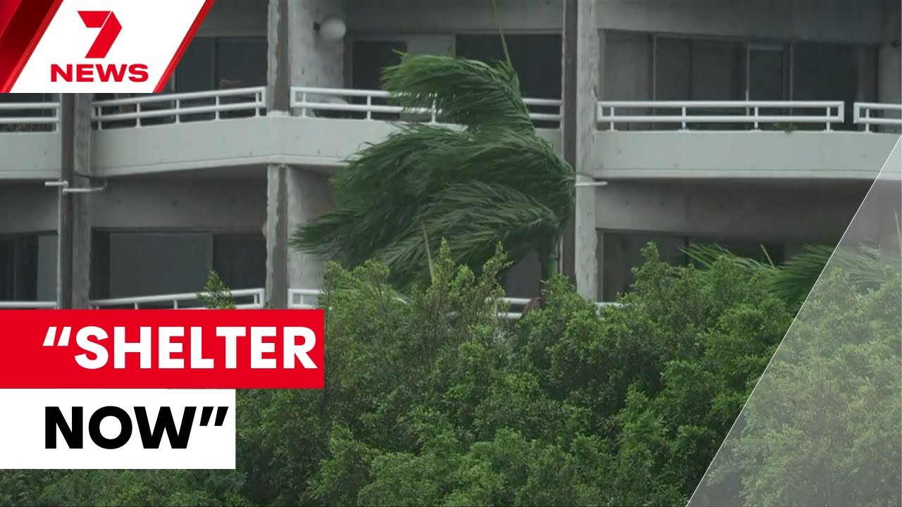 Cyclone Fina bearing down on Darwin | 7NEWS