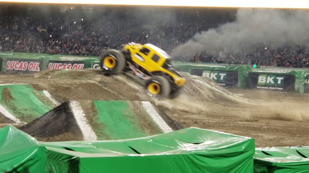 Monster Jam Anaheim '19 freestyle: Diesel Brothers' BroDozer