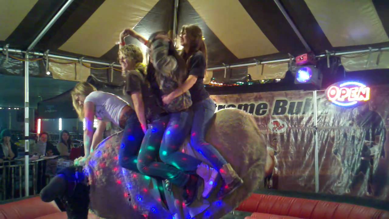 4 Girls 1 Mechanical Bull