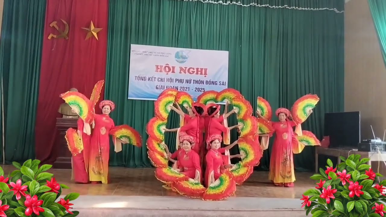 Múa chèo trong tim dòng máu Lạc Hồng câu lạc bộ Liên thế hệ Đồng Sài