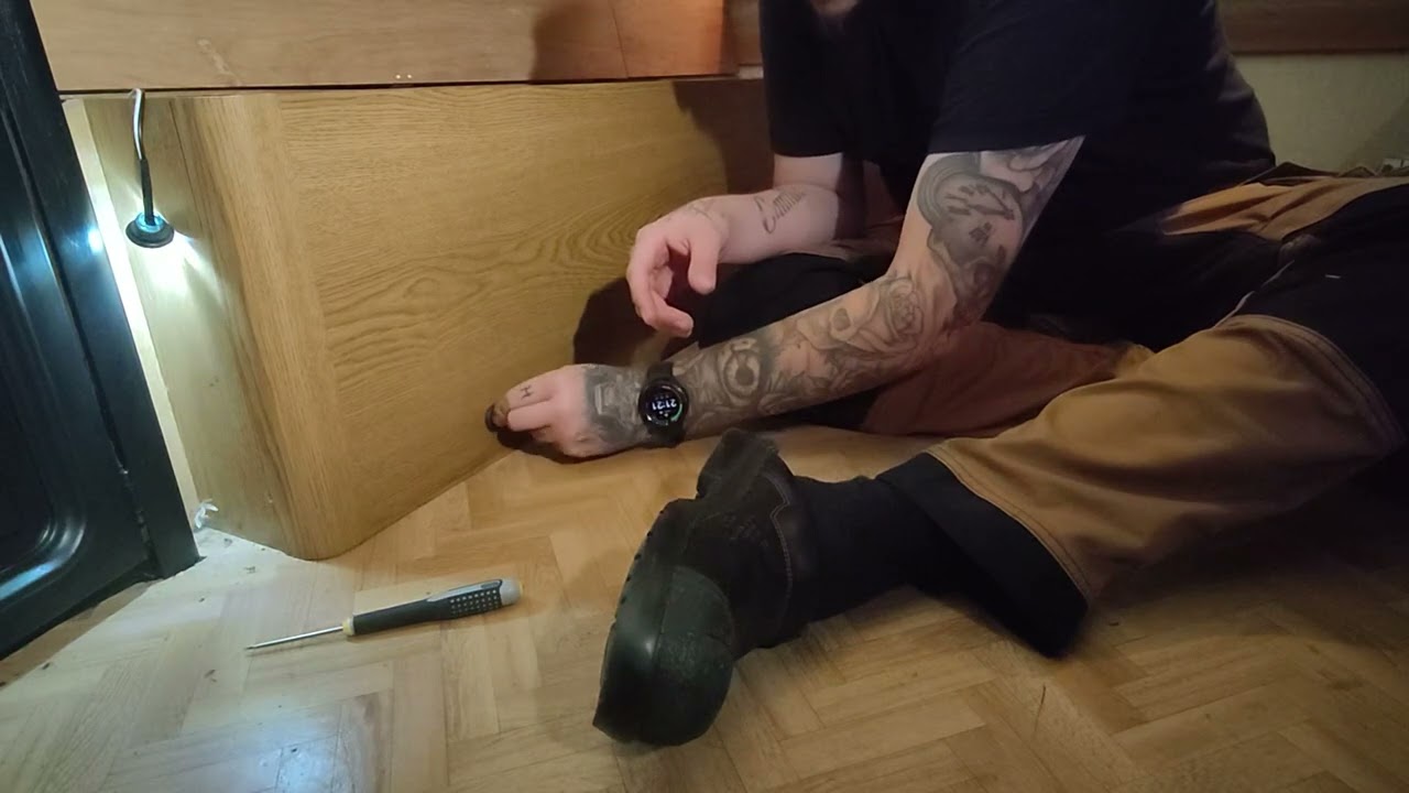 Fra skrot til slot. Campingvogn renovering for under 3000 Kr. EP2