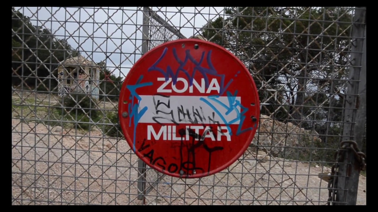 ZONA M Lost Places Mallorca Millit&auml;rgebiet vom Millit&auml;r erwischt Bunker
