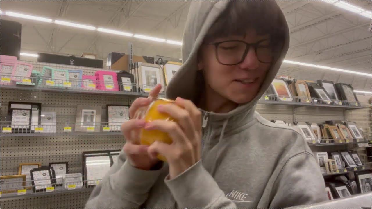 Walmart shopping LAST MINUTE to Buy a Gift for My Friend (Broke edition😭)