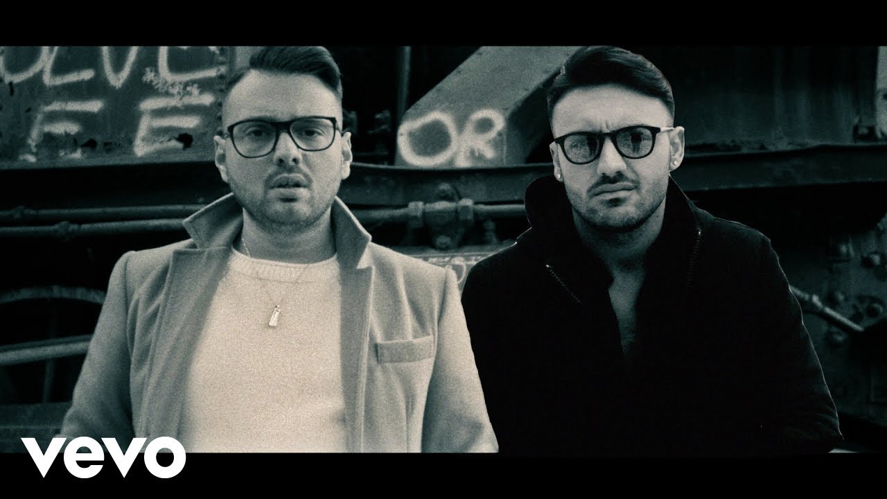 Tony Capone - IL TUO MOMENTO ft. DANIELE DE MARTINO