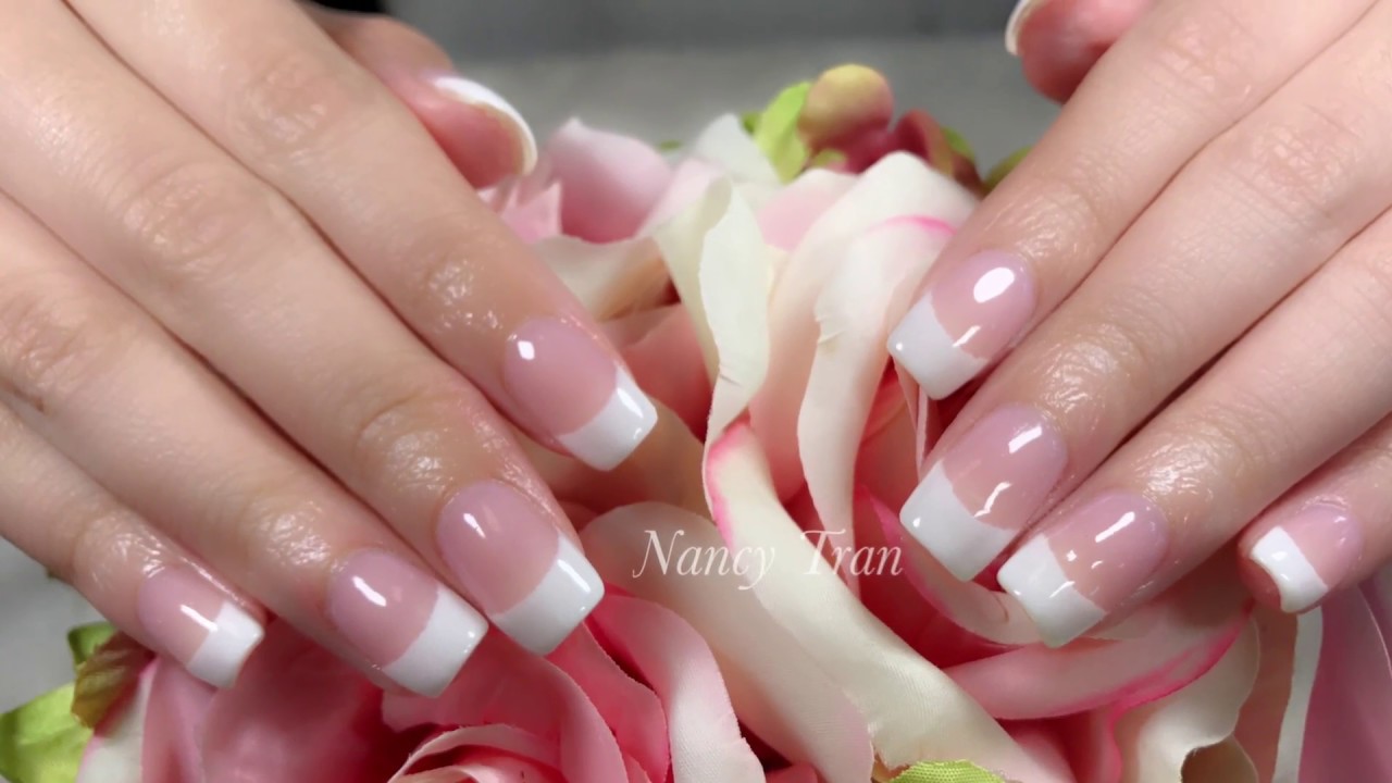 How to create easy Classic Pink & White Nails with Dipping Powder.