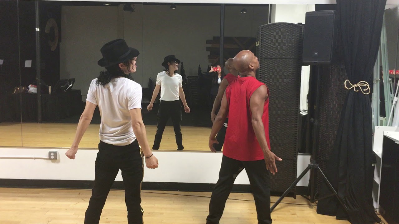 Los Angeles, USA, follows Michael Jackson’s dance teacher to learn the dance steps.