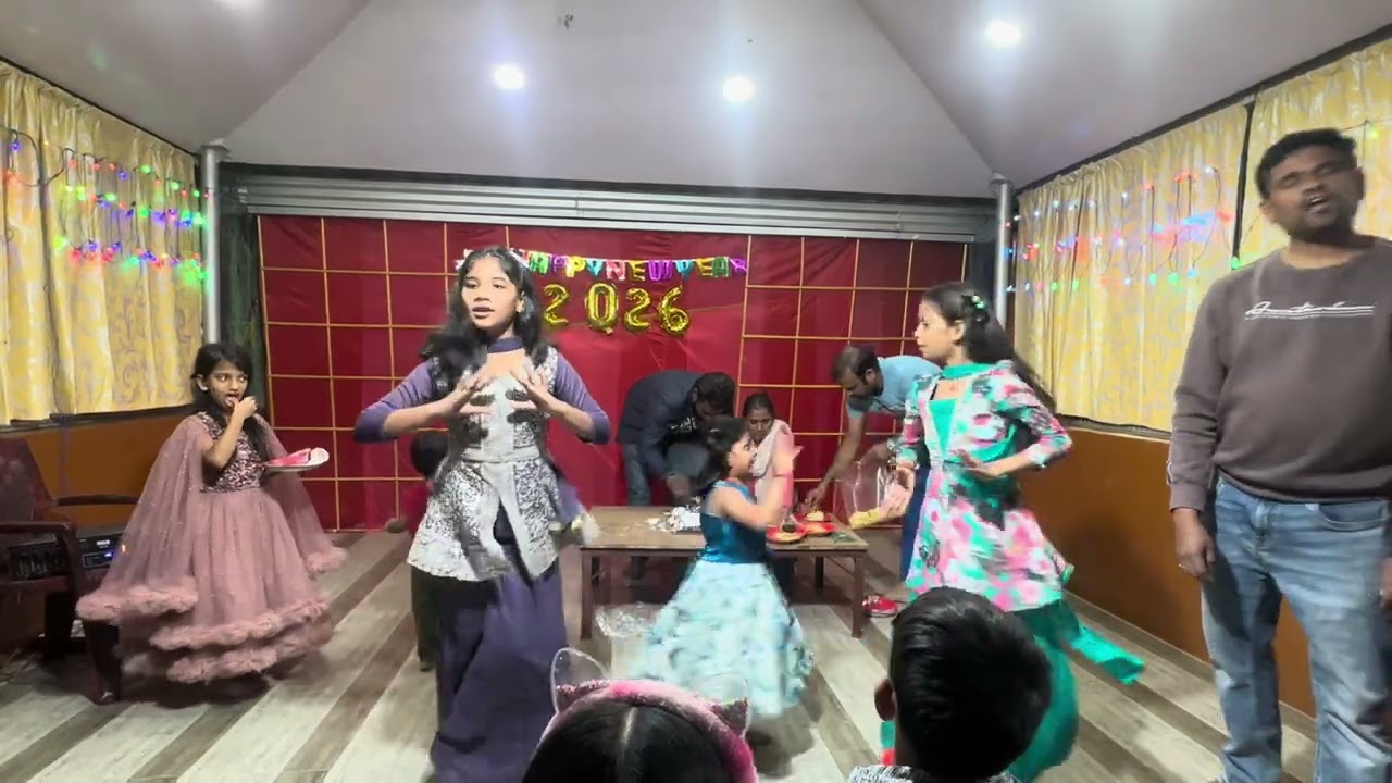 Fun on NEW YEAR #danceperformance on Gira Gira song 🎵 #dance #simple #trendingshorts 
